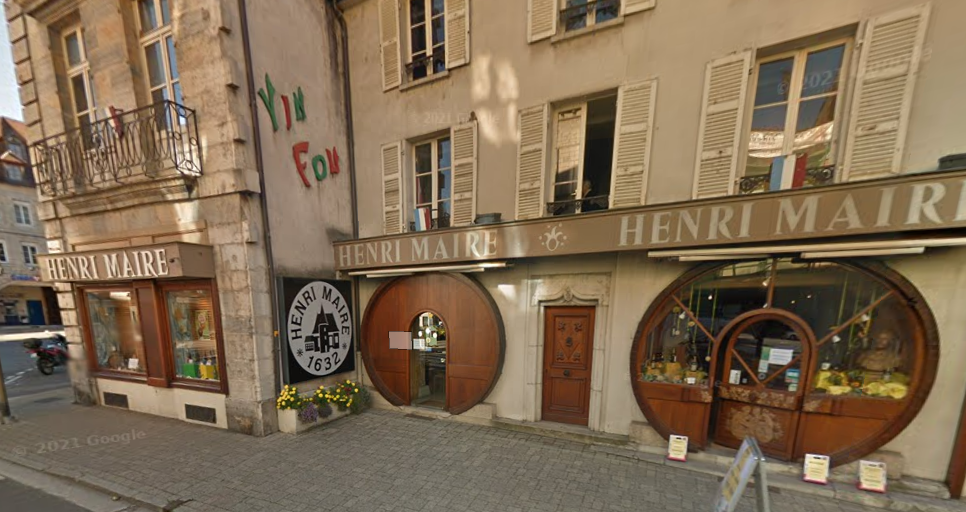 Façade avant — Les deux tonneaux - Arbois